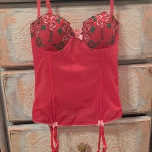 Corset Sm 34B pink swiss dot w rose embroidery